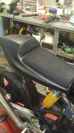 500x250x20MM Adhesive Race Foam For Seat -Motoronderdelen Winkel 500x250x20mm adhesive race foam for seat 4