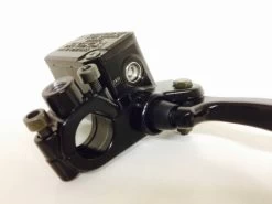 Master Cylinder Universal Black -Motoronderdelen Winkel master cylinder universal black 2