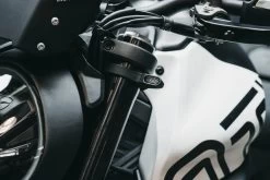 Motoism Fork Clamp Type-Four With Integrated Turn Signal | (Choose Size) -Motoronderdelen Winkel motoism fork clamp type four with integrated turn 3